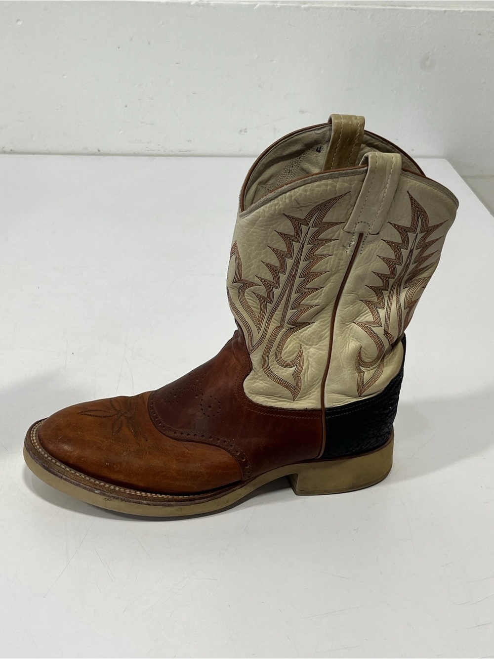 Tony Lama Two-Tone Brown and Cream Western Cowboy Boots - Picture 5 of 16